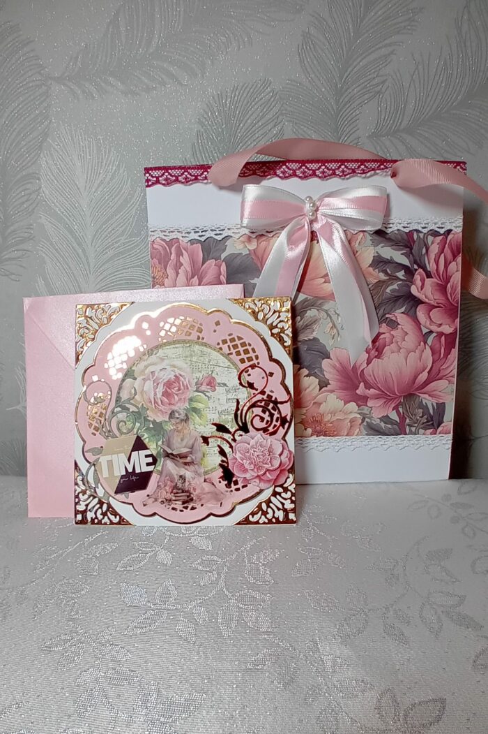 Carte d'anniversaire avec sac cadeau