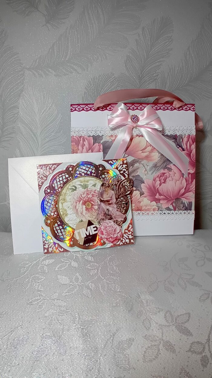 Carte d'anniversaire avec sac cadeau