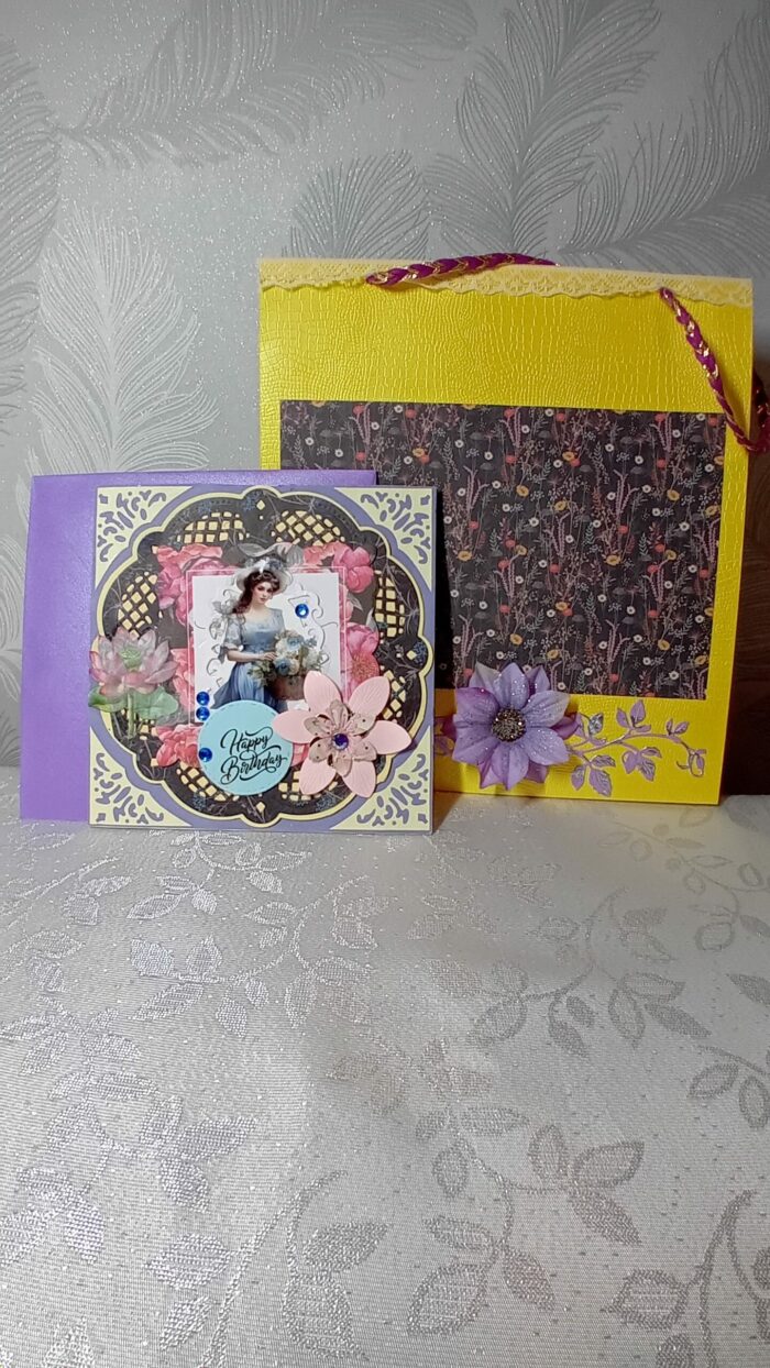 Carte d'anniversaire avec sac cadeau