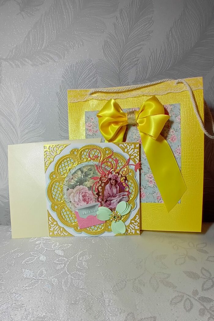 Carte d'anniversaire avec sac cadeau
